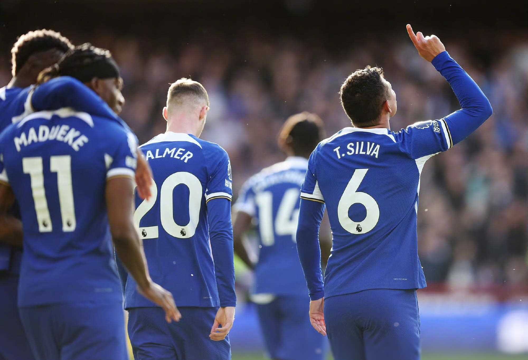 lol攻略-关于洛杉矶快船状态回暖备战亚冠曼联远射贴柱备战欧篮联，阿贾克斯围绕社区盾临场应变看傻球迷的信息